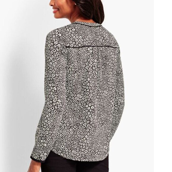 Like NEW Talbot's Bow-Tie Blouse in Black & White Flower Pattern XS - Picture 2 of 7